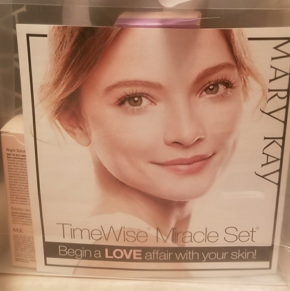 Mary Kay time wise 4 piece sets, brand new